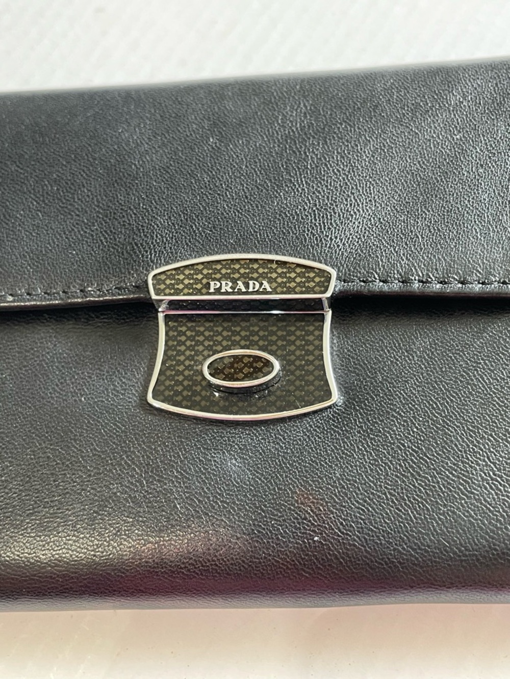 Prada 100% leather Wallet Vintage black Squeeze Lock - Picture 5 of 16